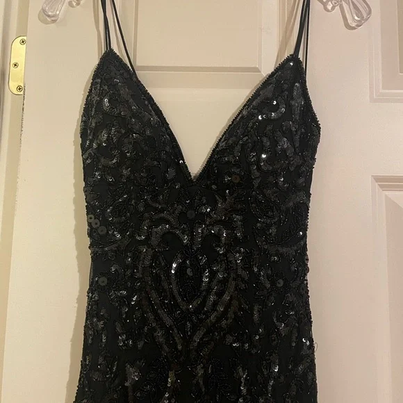 Sherrie Hill black Prom dress 54329 Beaded gown with deep
V-neckline Sz2 Black - Picture 9 of 16